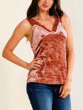 Entro women's sleeveless v-neck lace detailed velvet top